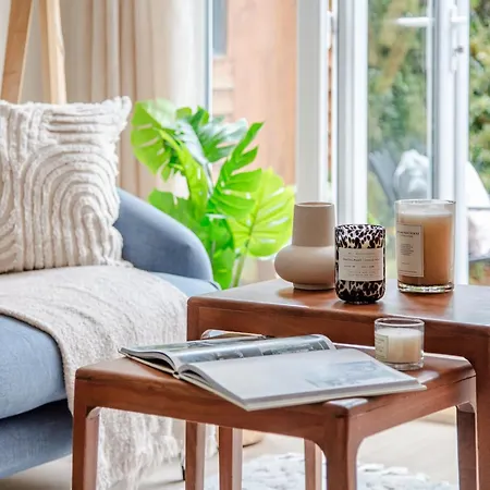 River Thames & Tate Britain - 4Br With Patio - Cityapartmentstay London Exterior photo