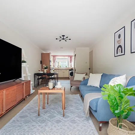 River Thames & Tate Britain - 4Br With Patio - Cityapartmentstay London Exterior photo