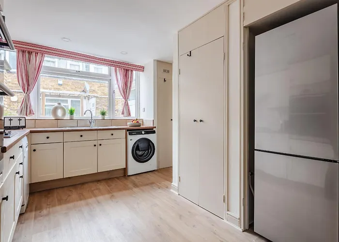 River Thames & Tate Britain - 4Br With Patio - Cityapartmentstay